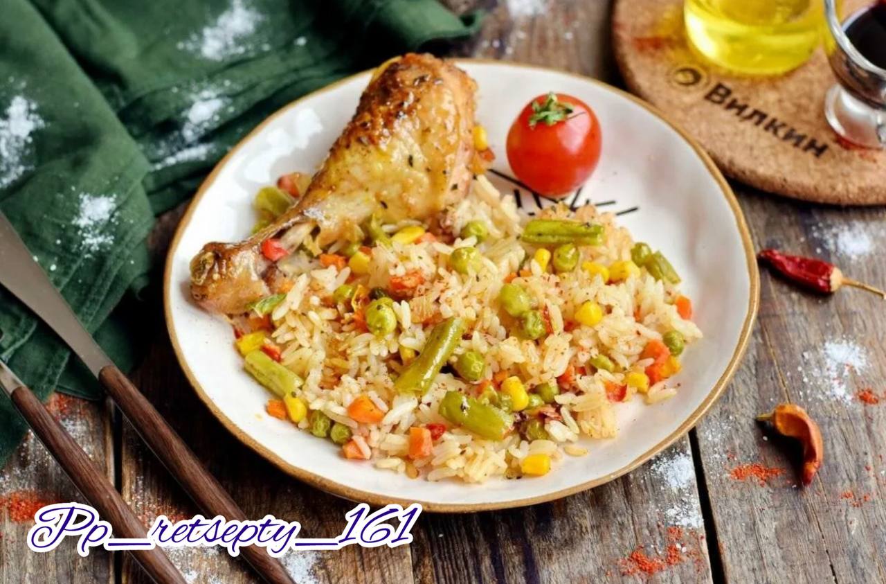 Запеченный рис с овощами. Рис с курицей. Рис с овощами и курицей. Цыпленок с рисом и овощами. Рич с курицей и овощами.