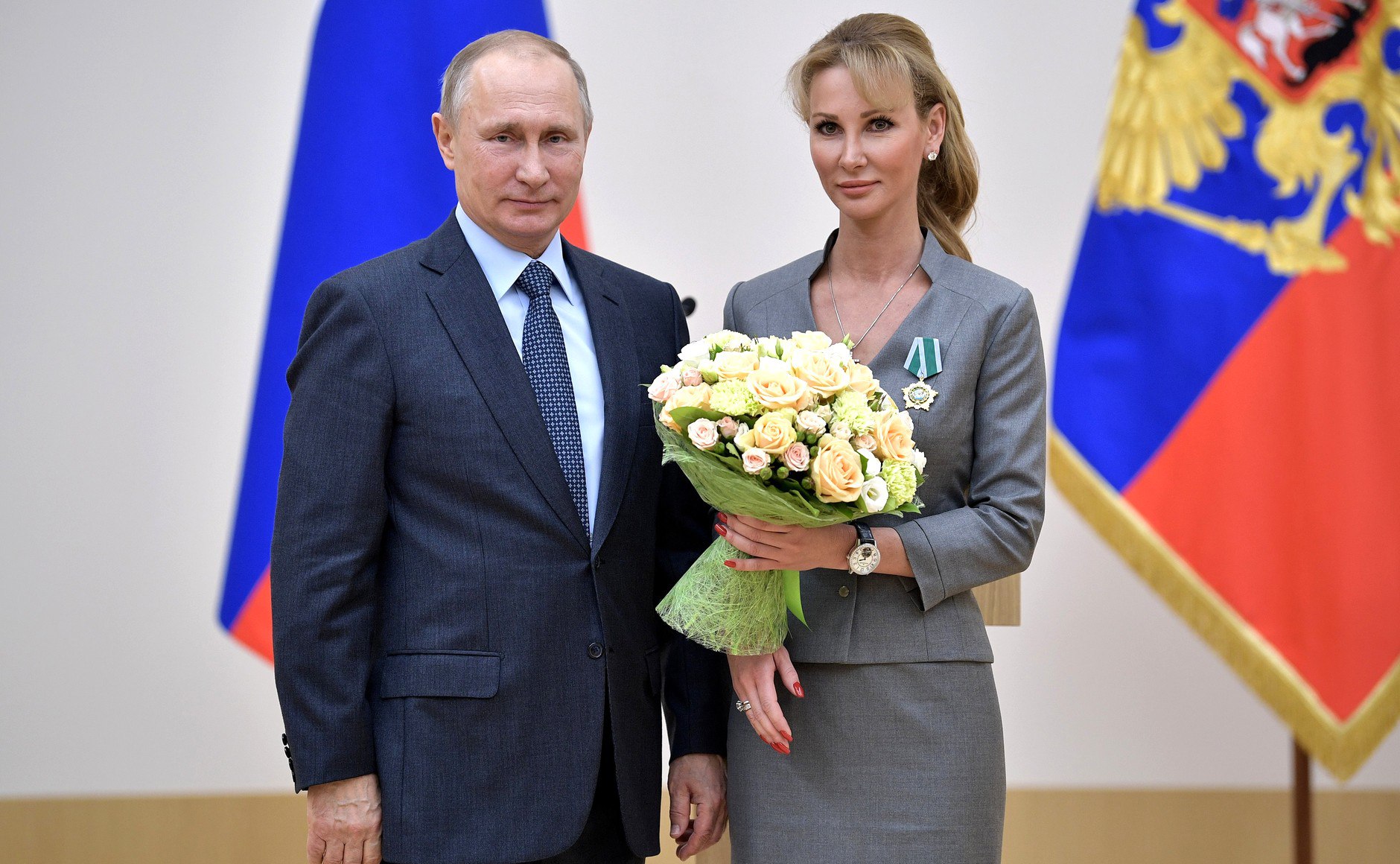 Жена награда. Алла Лалетина Ростех. Лалетина Алла Сергеевна Ростех. Лалетина Алла Сергеевна Ростех муж. Топ-менеджер Ростеха Алла Лалетина.