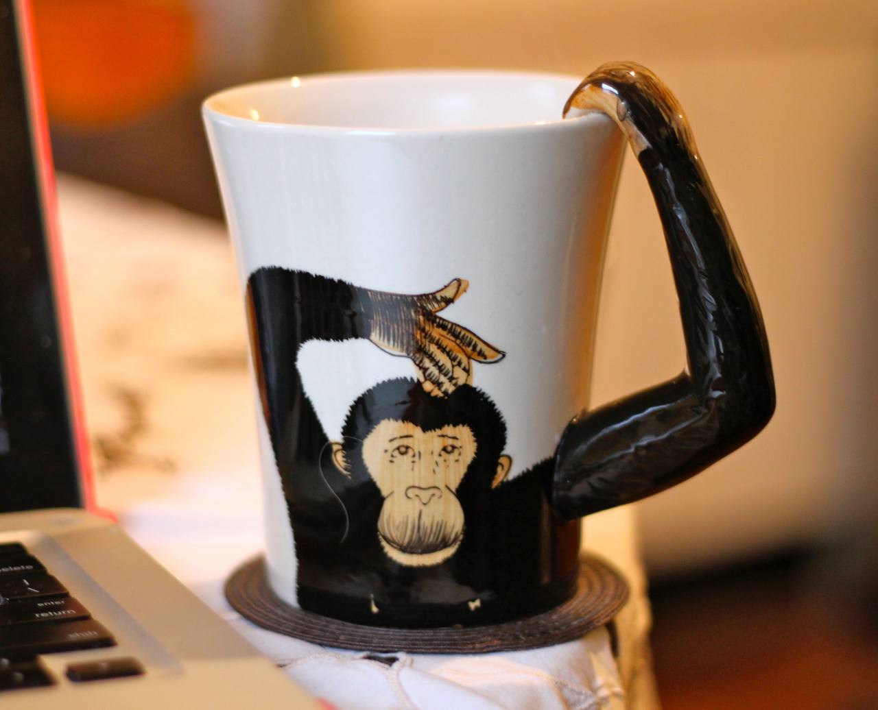 Красивые кофейные кружки. Кружка с принтом coffee. Кружки с кофем. Красивые кофейные чашки. Необычная кружка.