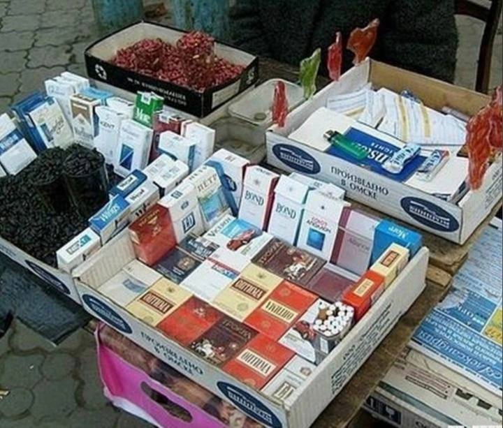 Что было в 2000 х. Торговля сигаретами в 90-е. Продукты из 90-х. Вещи из 90-х. Товары 90-х годов