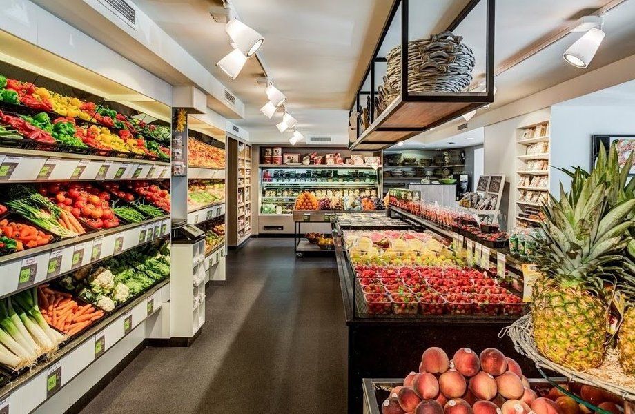 торговый зал. продуктовый магазин внутри. собственный супермаркет. собственный супермаркет. магазин продуктов внутри.