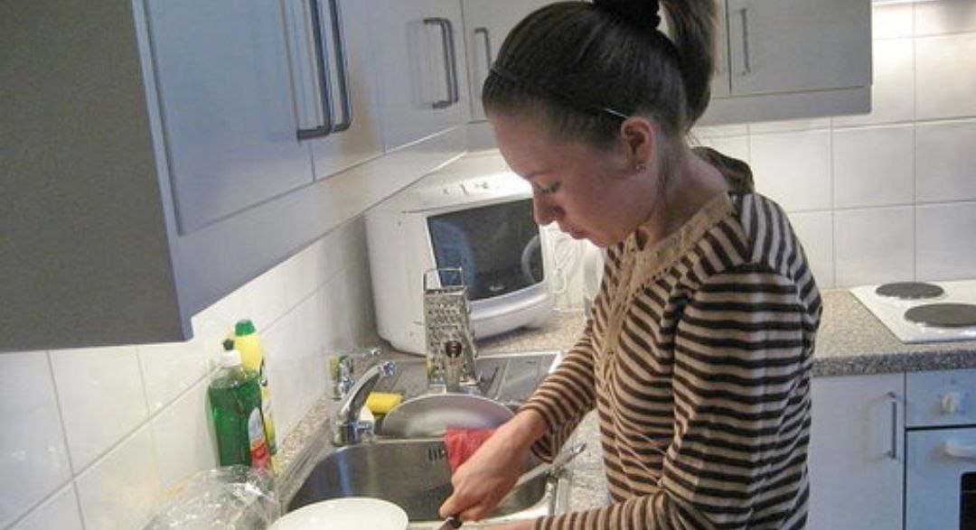 Жена плохо ест. Шутки про готовку еды. Жена плохо ест. Проблемы от вредной еды. Свекруха блоггеры.