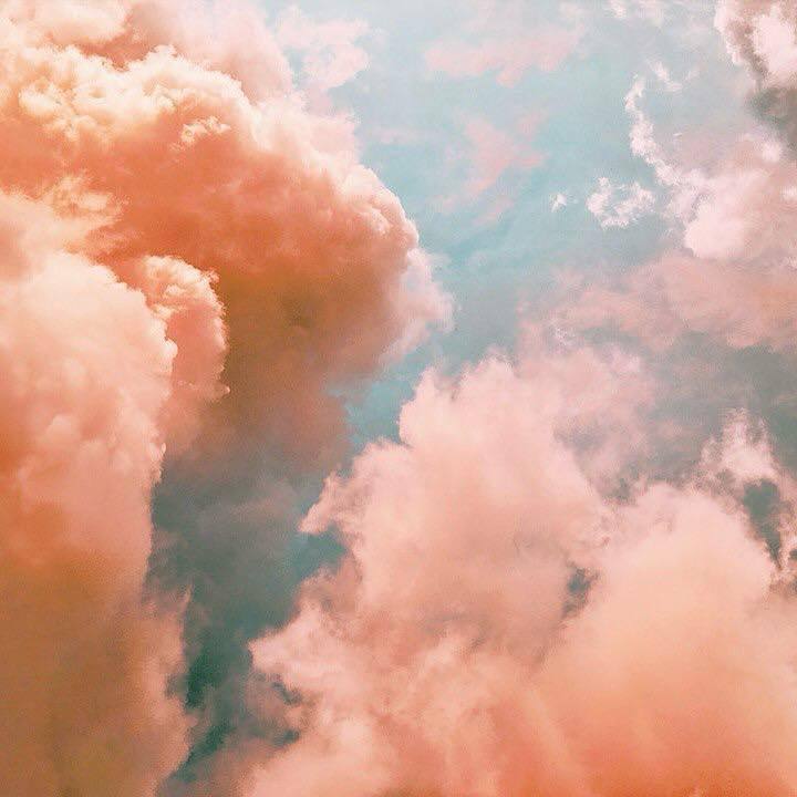 Peach fuzz обложка tyler. Peach fuzz персиковый пух. Nougat цвет. Пантон 18-1248. Peach fuzz персиковый пух.