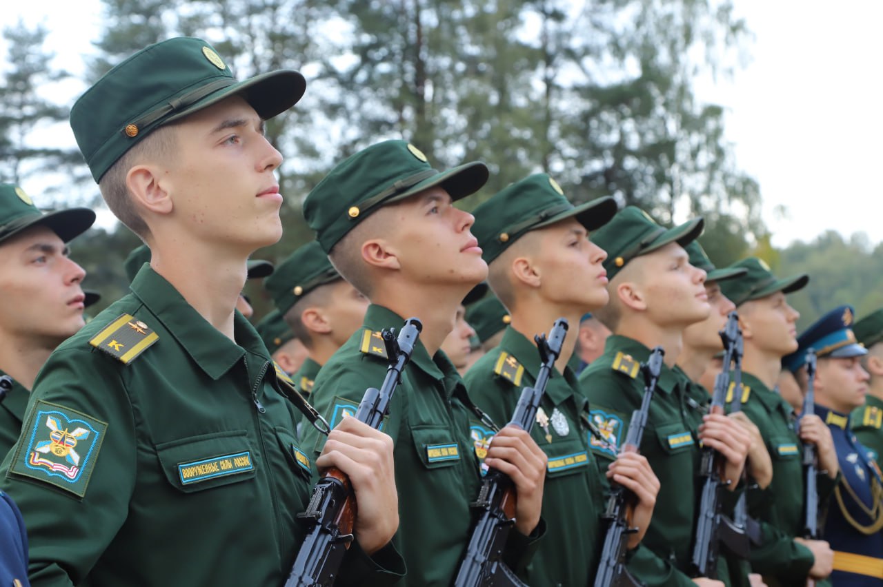 Выпуск вка им можайского 2024. Общежитие военно космической Академии имени Можайского. Курсантки вка им Можайского. Военно-Космическая Академия имени а. ф. Можайского. Специальности военно космической Академии им Можайского.